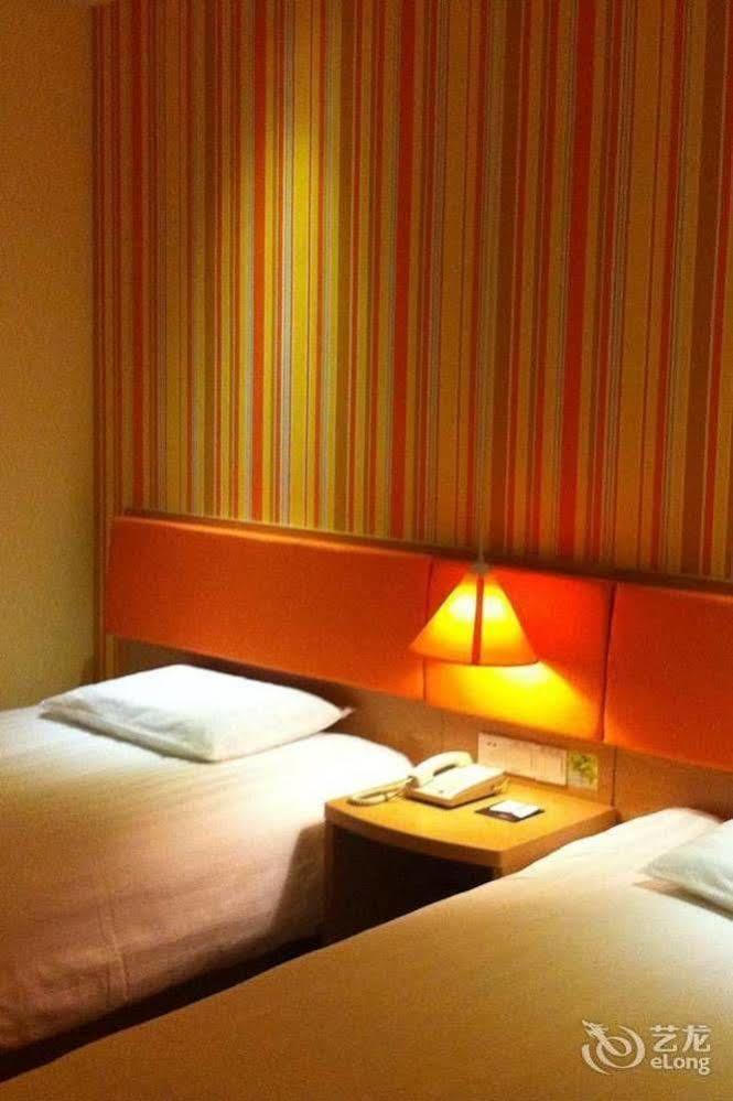 Nanjing Road Pedestrain Street Huanghe Road Hotel Shanghai